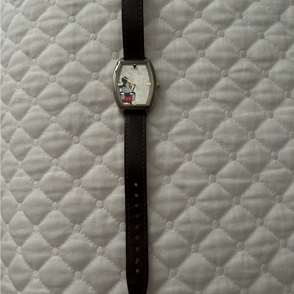 Disney Mickey Mouse Watch - Picture 4 of 6